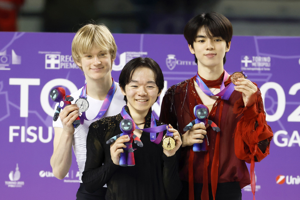 フィギュア鍵山優真が金メダル 世界ユニバ、佐藤駿は5位 前回覇者の