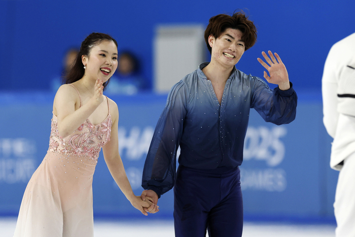 アジア大会】アイスダンスの吉田唄菜、森田真沙也組が金メダル ペアの
