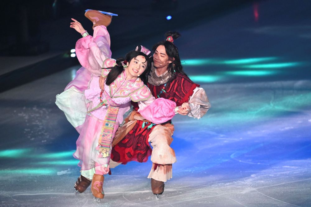 氷艶』はライフワーク」と尾上菊之丞さん スケート靴を履く日本舞踊の