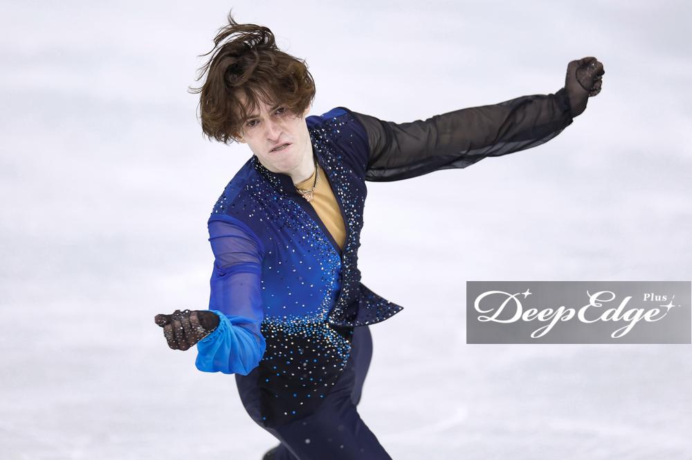 男子フリー 演技するミハイル・シャイドロフ=ミラノ(共同)