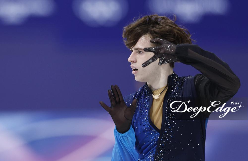 男子フリー 演技するミハイル・シャイドロフ=ミラノ(共同)