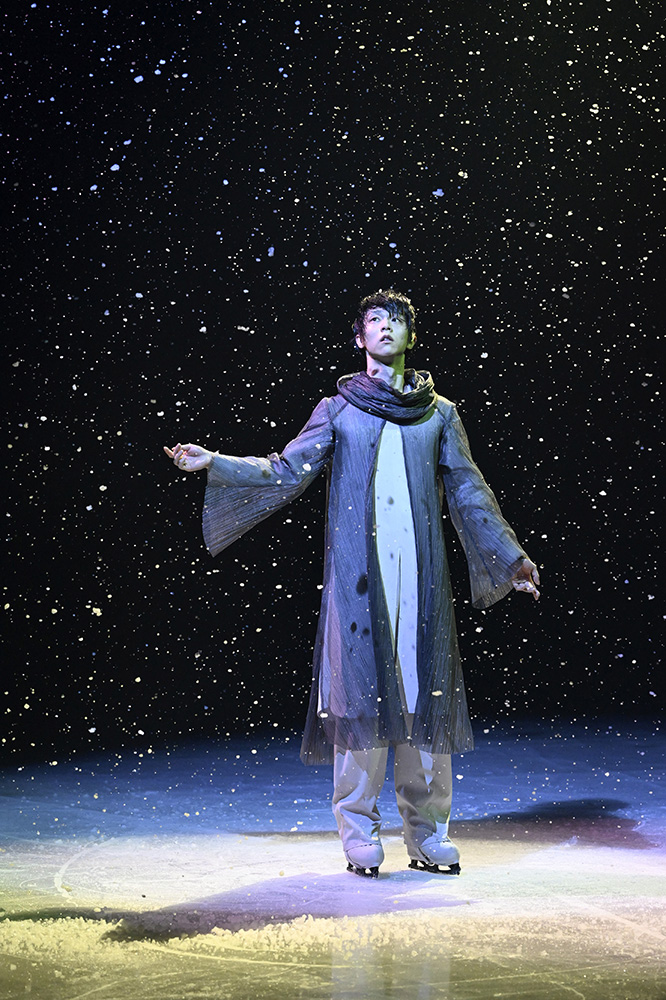 アイスショー「ＲＥＡＬＩＶＥ」で演技する羽生結弦さん＝セキスイハイムスーパーアリーナ