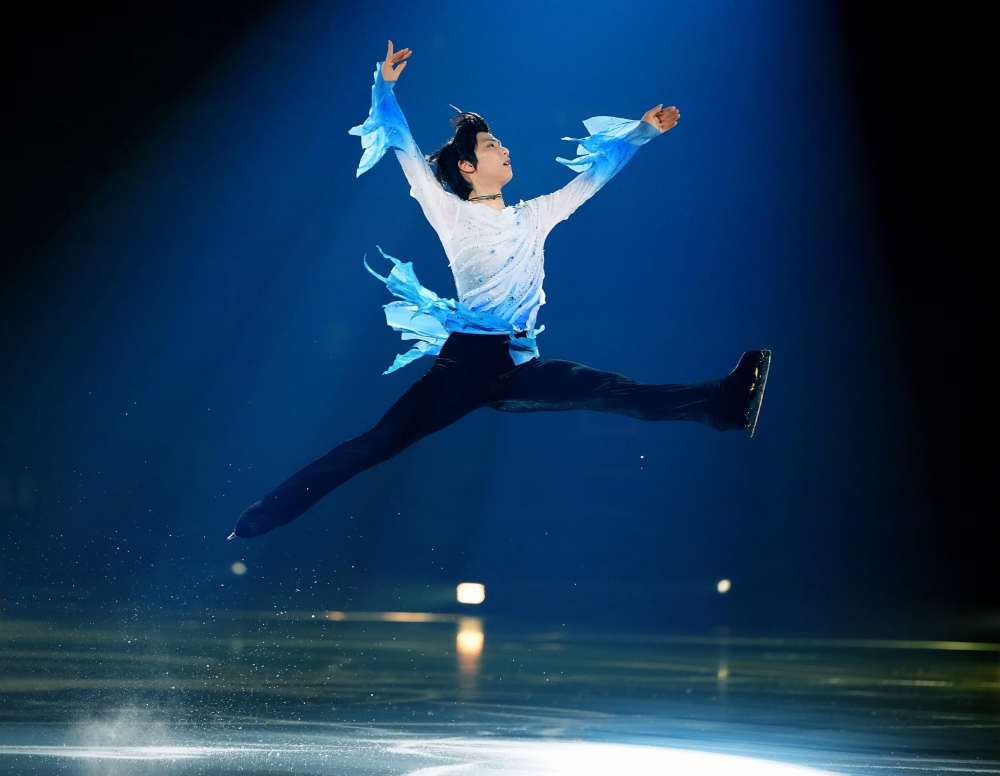 羽生結弦さん「傷が、優しい痛みになれば」 震災15年、ゆず『幾重』と